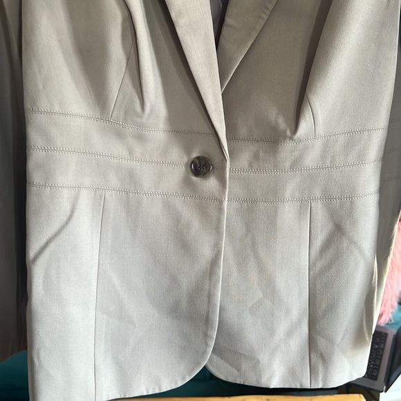 Jones New York Tan stretch blazer - size 14w - Picture 3 of 9